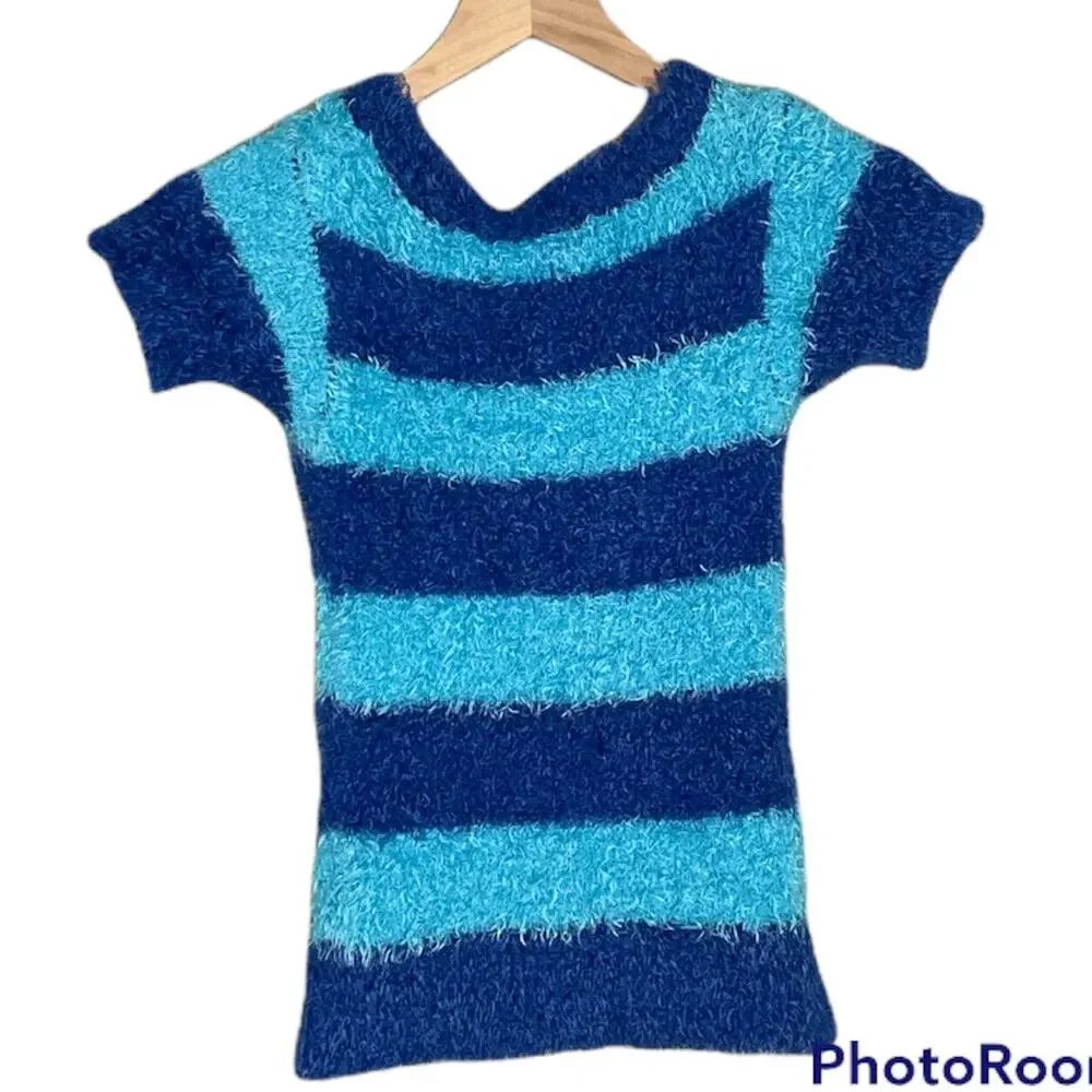 Justice Girls fuzzy shirt V-neck Size 8 Blue Stripes So Soft